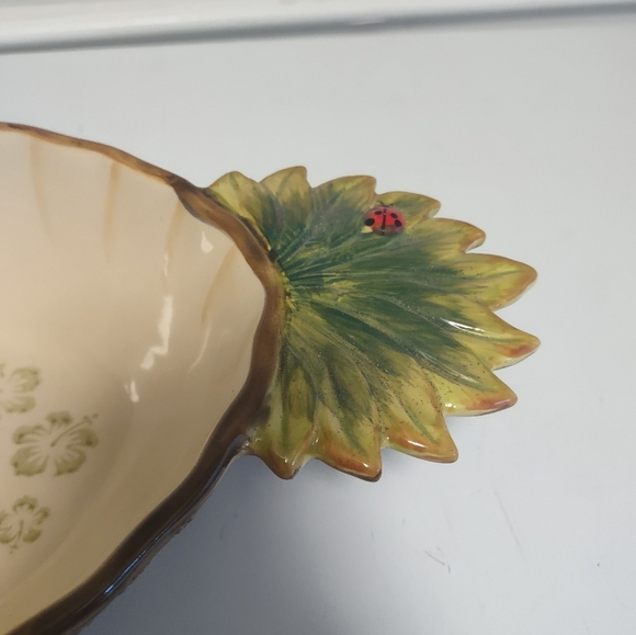 Temptations Temp-tations By Tara Copa Pineapple 1.5 QT Serving Bowl 13” Ladybug - Picture 3 of 5